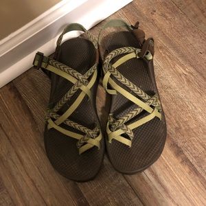 Chacos size 8